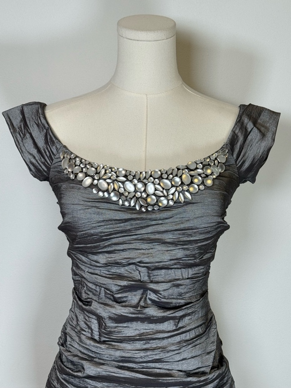Alex Evenings Gray Ruched Cocktail Dress With Beaded Neckline Women’s Size 4 - Picture 5 of 11